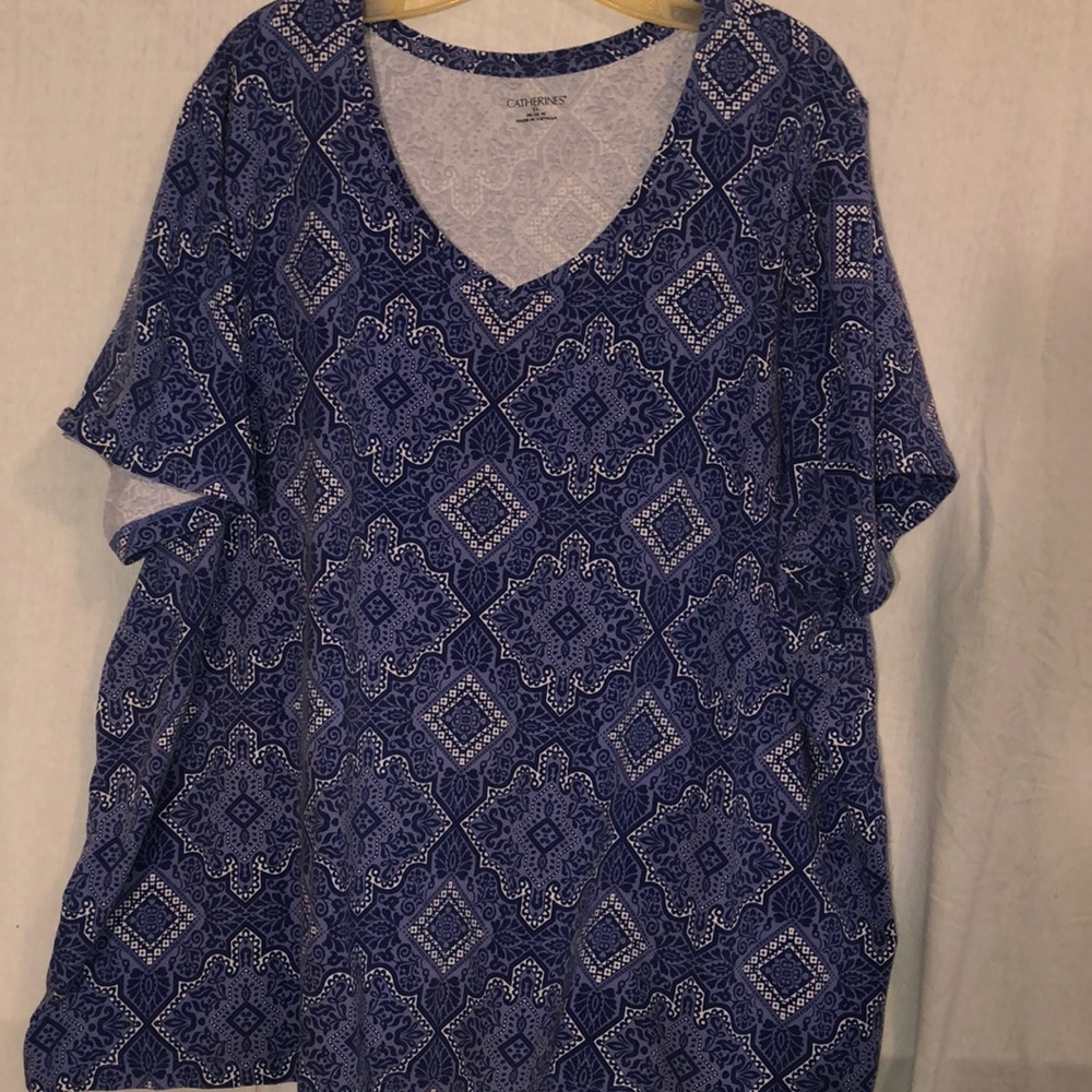 Beautiful Catherine’s Paisley Top✨